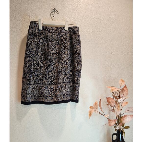 Charter Club Silk Wrap Skirt Women’s 12 Black Gold Floral Waist 30” Length 21” - Picture 2 of 5